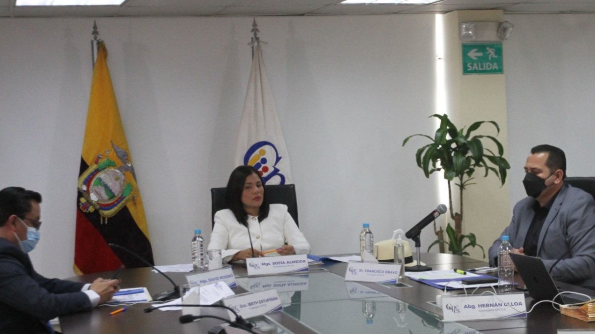 En febrero de 2022, Aparicio Caicedo estuvo involucrado en la formación de una mayoría en el Consejo presidido por Sofía Almeida para la conformación de las comisiones ciudadanas para la designación del nuevo contralor general del Estado