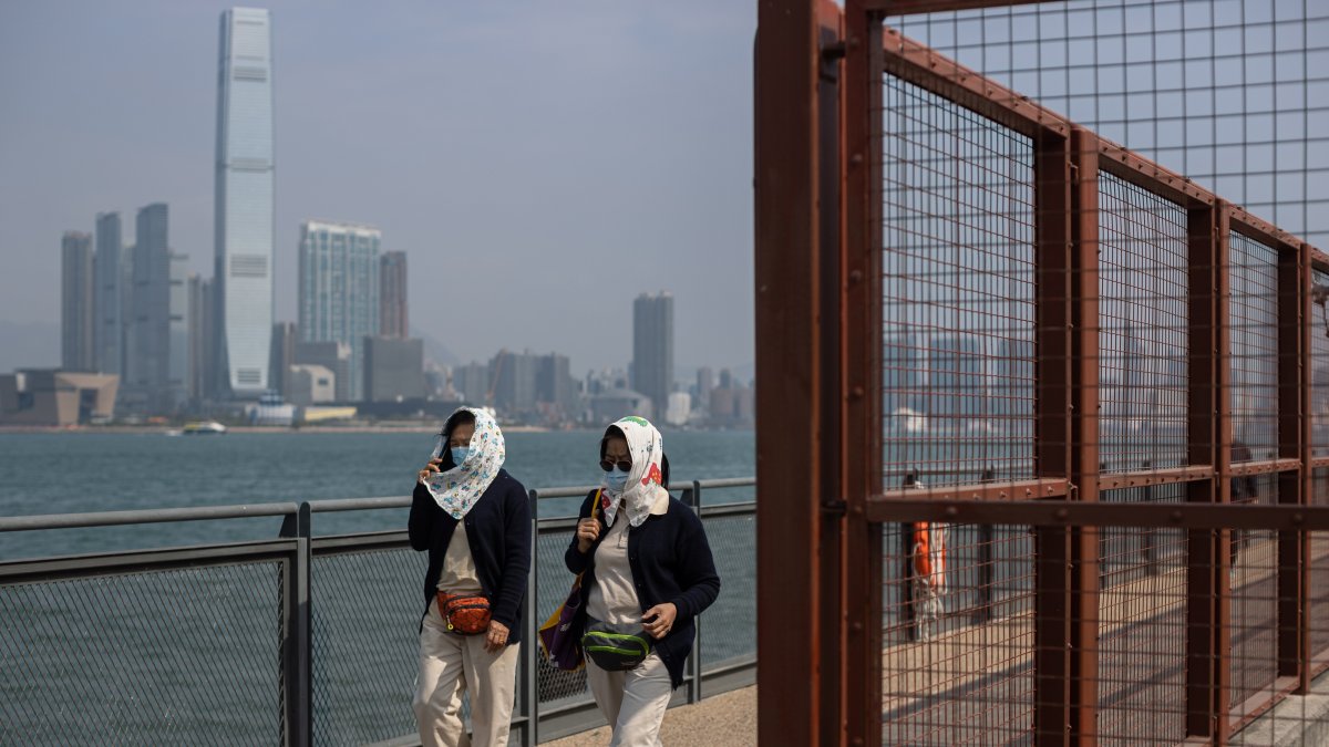 La ciudad, de unos 5,5 millones de habitantes, ha notificado 84 positivos del coronavirus SARS-CoV-2 desde el pasado sábado, cuando se detectó el primero.