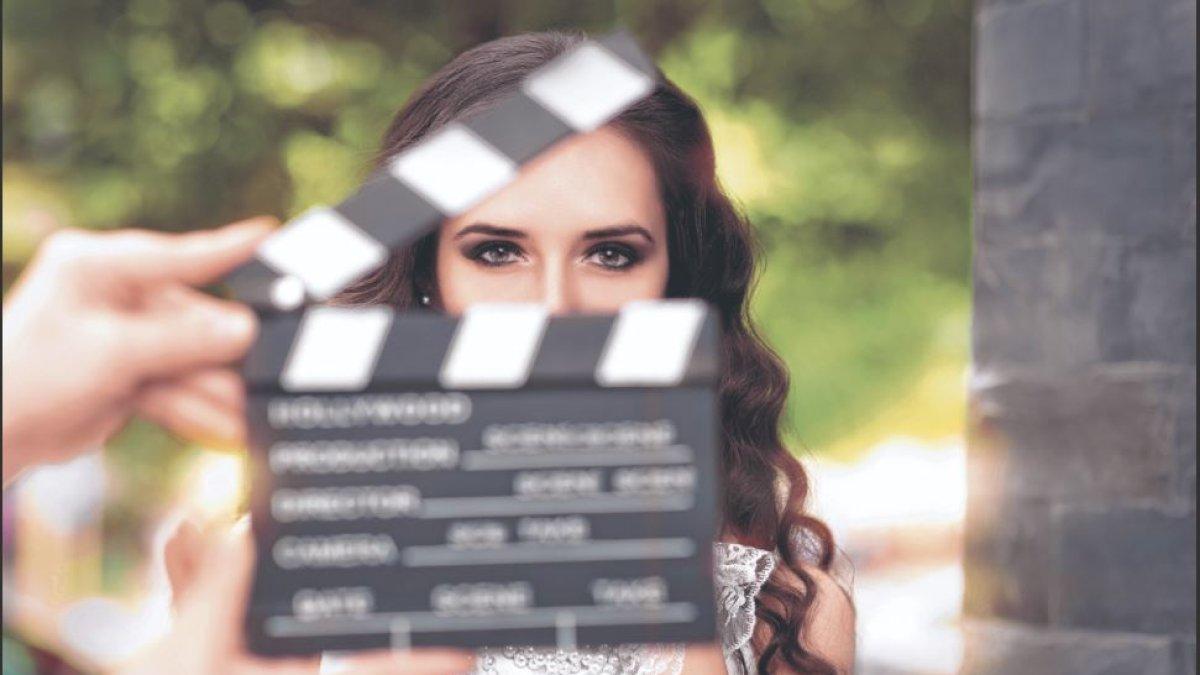 Su fundamento está en exponer aspectos de la vida de los participantes ante un público dispuesto a amar y a criticar.