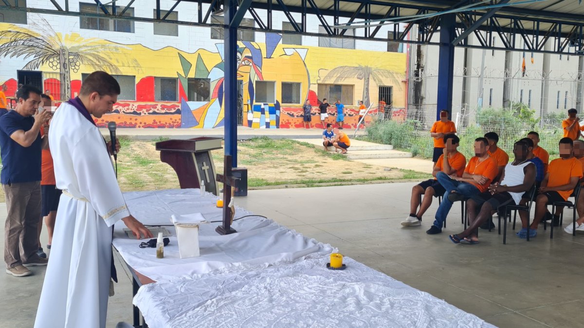 Misa. En la Regional Guayas se celebró ceremonias religiosas.