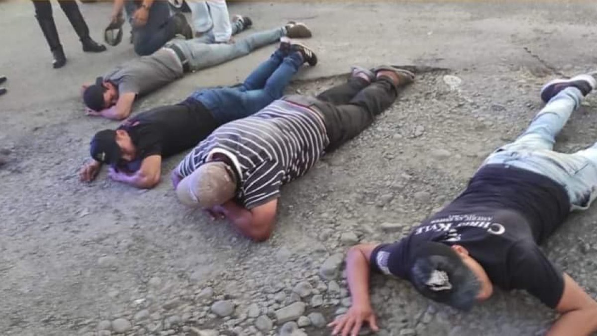 Operación. En una acción militar de control de armas se encontraron pistolas y municiones.