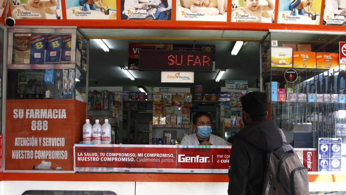 Gran parte de la ciudadanía acude a comprar medicinas para la gripe sin antes visitar a un médico.
