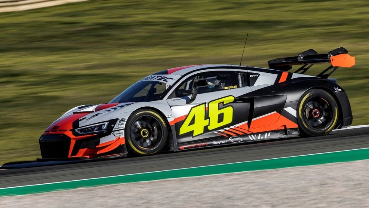 El italiano ya usó el carro que llevará en el GT World Challenge Europe 2022 durante un recorrido en Sevilla, España, en diciembre pasado.