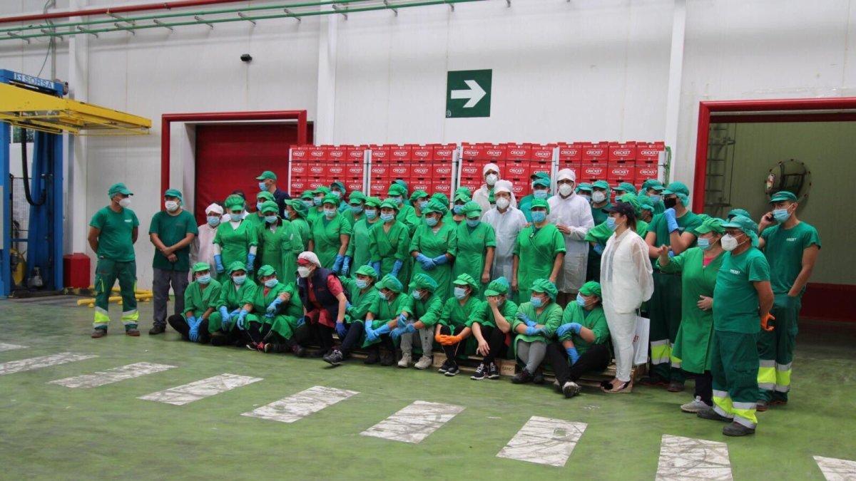 Migrantes. Un grupo de trabajadores ecuatorianos que integran la plantilla de la empresa Campos de Lorca.