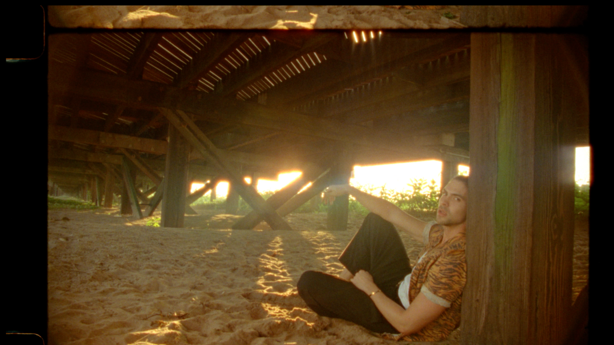 Johann Vera afianza su carrera como cantante y actor internacional.
