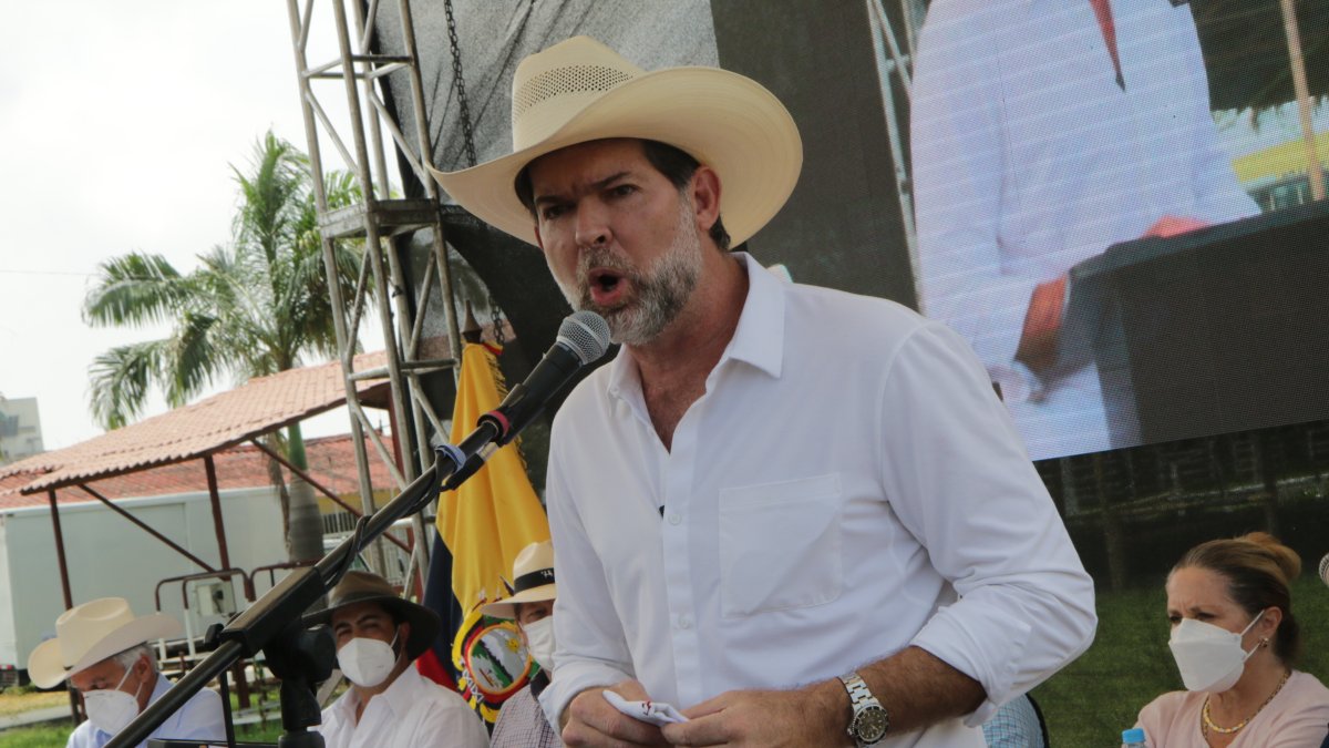 Cita.- Francesco Tabachi, presidente de la Asociación de Ganaderos del Litoral y Galápagos, en la Asamblea de Ganaderos en Durán.