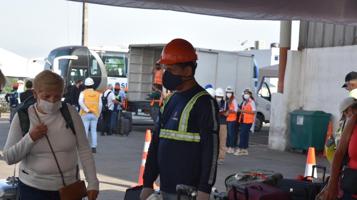 Momento de la llegada del Silver Moon al puerto de Guayaquil.