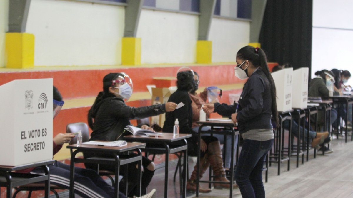 Las autoridades electorales observan con atención el desarrollo de la pandemia que podría obligar a cambiar algunas de las decisiones adoptadas.