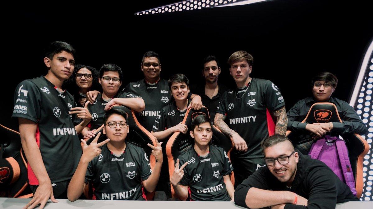Fotografía sin fecha cedida por Riot Games, del equipo Infinity, bicampeón de la Liga Latinoamérica de League of Legends.