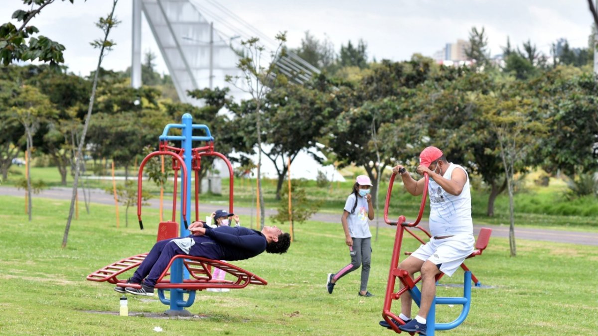 La salida del aeropuerto dio paso a un espacio de recreación y deporte.