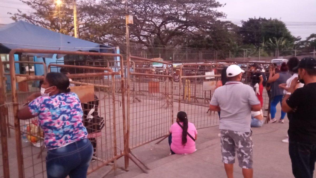 Familiares se encontraban tranquilos ante la calmada situación en la 'Peni'