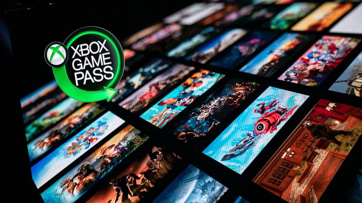 Fotografía de archivo fechada el 09 de junio de 2019 de una pantalla anunciando el 'Xbox Game Pass' en Los Ángeles, California, (EE. UU).