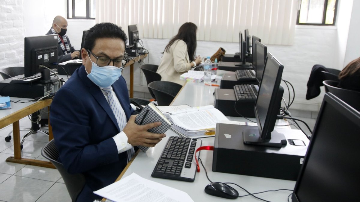 Los postulantes rindieron pruebas escritas, orales y se sometieron a una etapa de impugnación ciudadana.