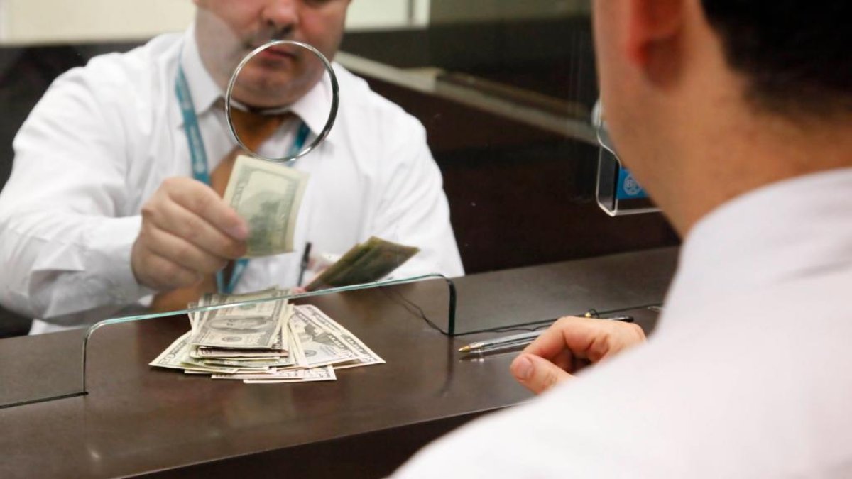 El Gobierno alega que el incremento impactará en el 3,4% de la población, pero los afectados reclaman por el alto cobro y la poca compensación.