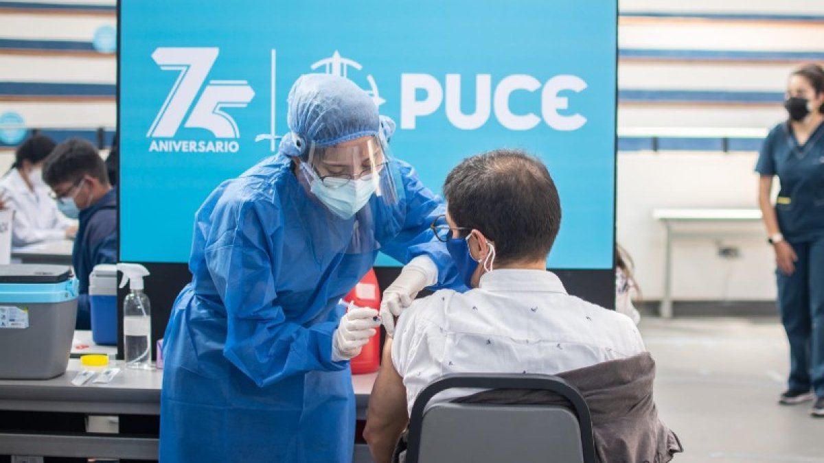 Más sitios de vacunación anticovid abrió el Ministerio de Salud en los últimos días.
