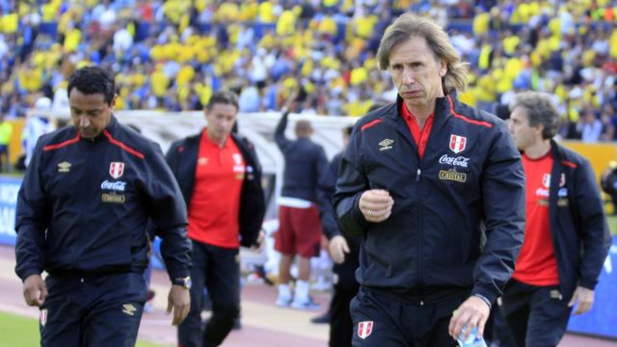 El seleccionador peruano Ricardo Gareca dejó fuera de la lista de convocados a los experimentados Paolo Guerrero y Jefferson Farfán.