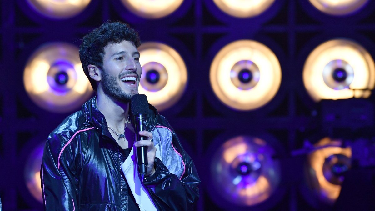 Melancólicos anónimos forma parte del nuevo álbum de Yatra llamado Dharma que se estrenará el próximo 28 de enero.