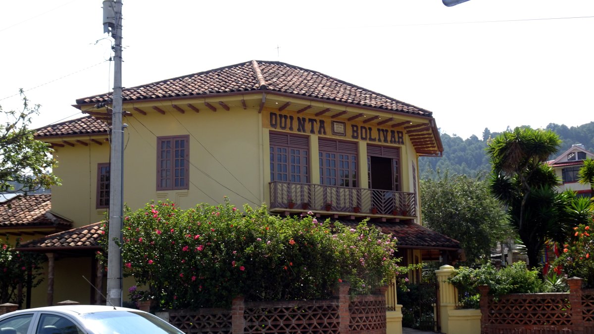 La quinta. Está ubicada junto al redondel de la avenida 24 de Mayo, a 150 metros de la antigua casona.
