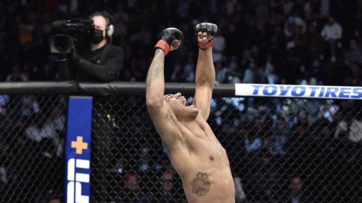 Morales tras ganar la noche del sábado pasado ante Trevin Giles.