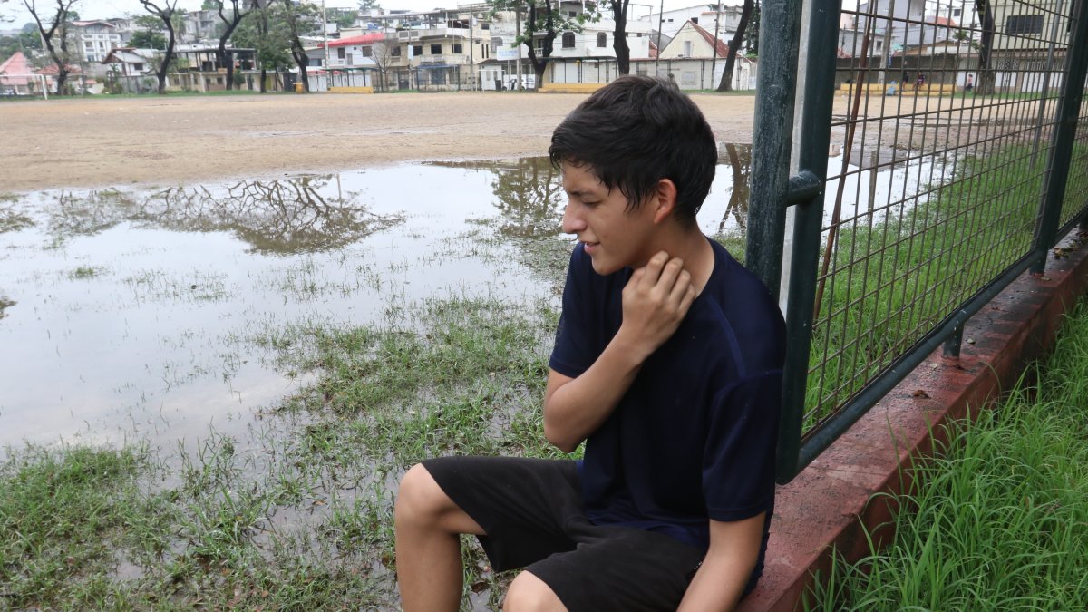 24-01-2022-Parques descuidados en el norte..-En el parque del condor