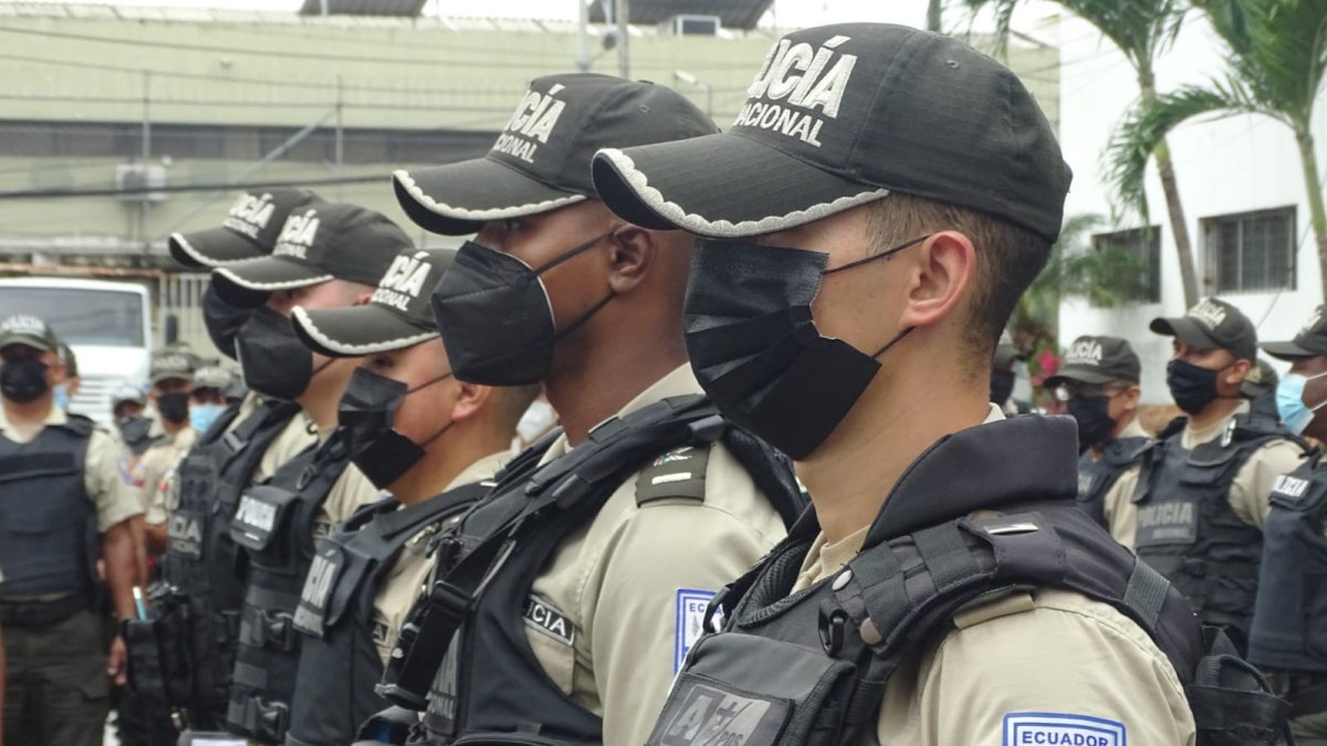 El contingente policial fue presentado mediante una ceremonia en el cuartel Modelo.