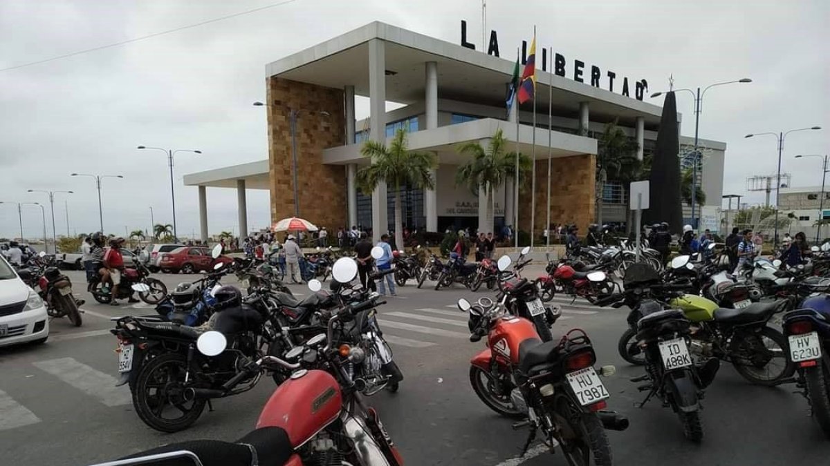 Hecho. Como protesta a los controles, cerraron la vía principal de La Libertad días atrás. La ciudadanía se quejó.