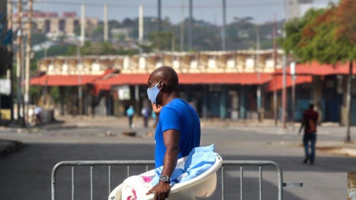 Consecuencia. La pandemia provoco que 135 países se endeudaran más.