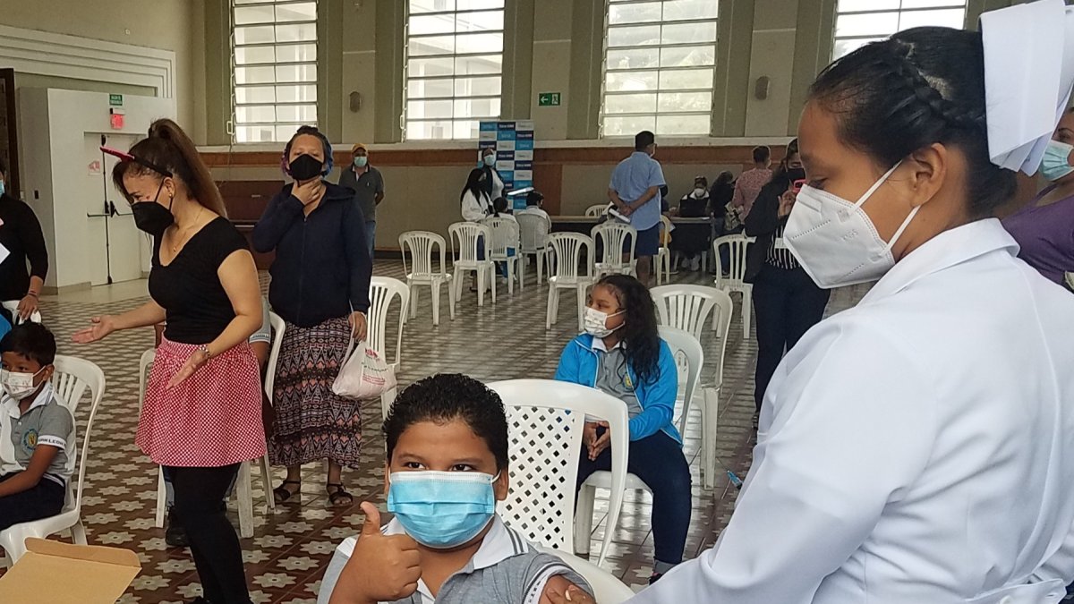 Desde el 18 de octubre pasado, Salud vacuna contra la COVID-19 a niños entre 5 y 11 años de edad.