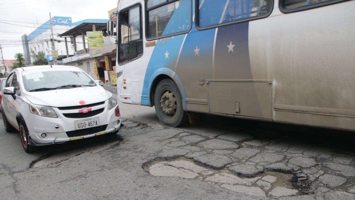 La presencia de baches en diferentes calles y avenidas de la Florida Norte no es un problema nuevo, pero todos los años, en cada invierno se presentan causando molestias a los habitantes.