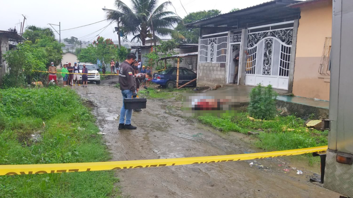 La víctima presenta heridas en la espalda y el rostro.