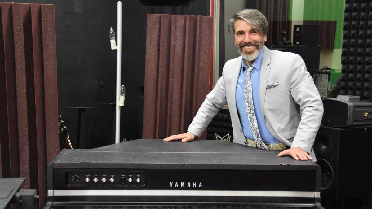 EFE
Fuente:
EFE/EFE
Autor:
Iván Mejía
Temática:
Arte, cultura y espectáculos
Arte, cultura y espectáculos » Cultura (general)
Imagen de archivo del cantante argentino y ciudadano mexicano Diego Verdaguer.