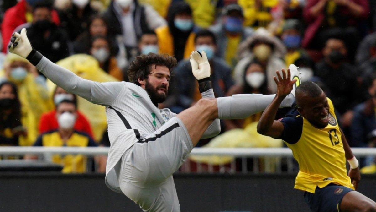 Alisson Becker es el arquero con el que Brasil empató ante Ecuador en el partido por eliminatorias del 27 de enero de 2022.