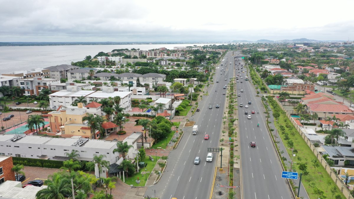 Desde lo alto no se observan parques públicos