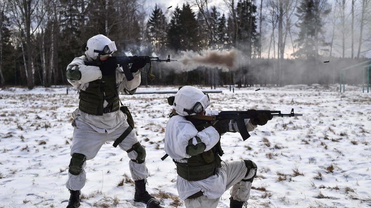 Entrenamiento. Soldados rusos en una práctica de ejercicios en Moscú.
