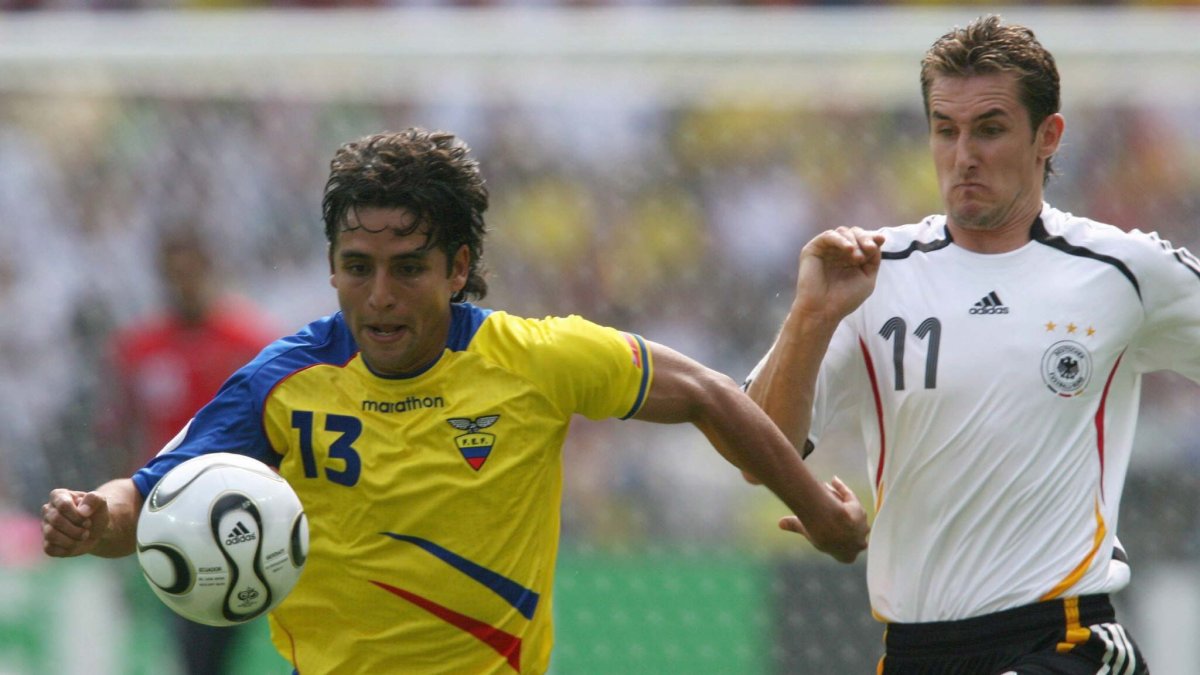 Paúl Ambrosi fue el titular en el duelo de la Tricolor vs. Alemania en la Copa del Mundo en 2006.