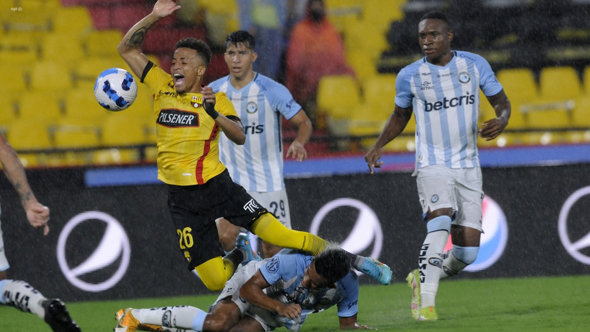 Barcelona no pasó del empate ante el City. Byron Castillo fue señalado por jugar y no estar con la Tri.