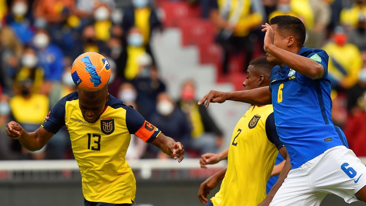 Foto del partido entre Ecuador y Brasil.