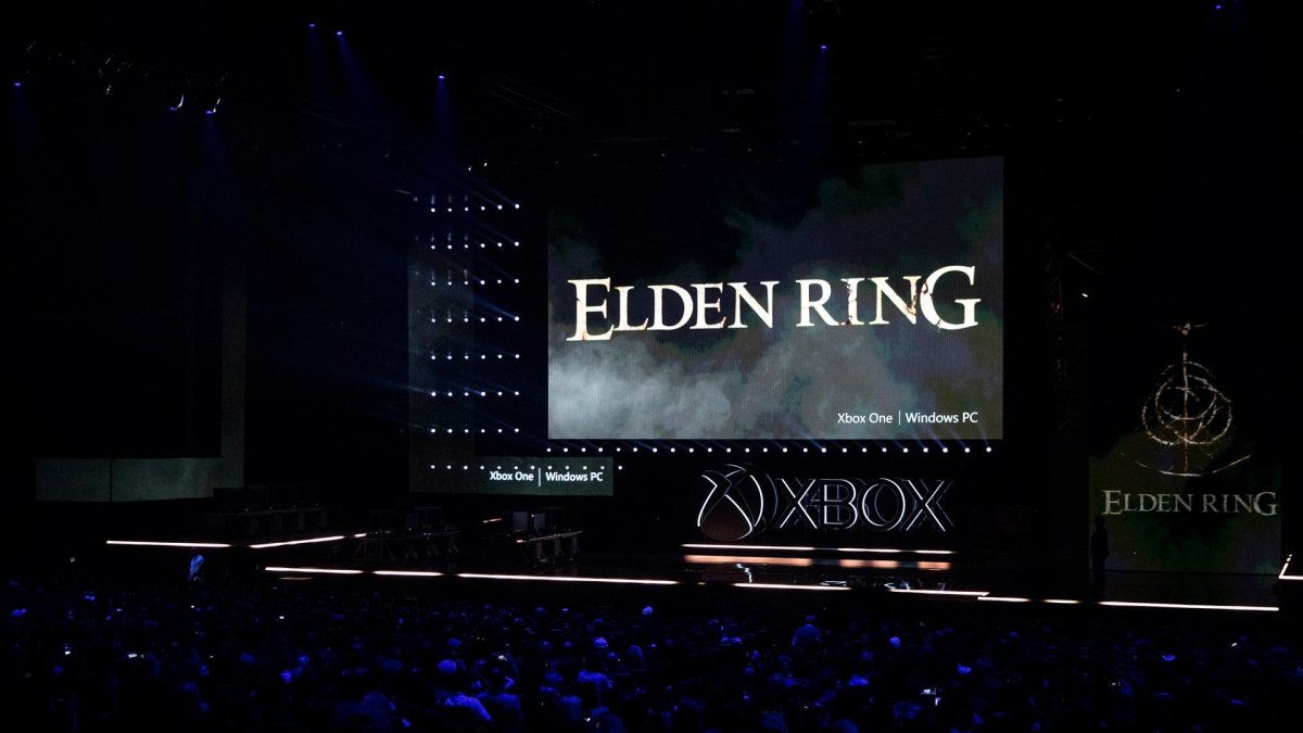 Imagen de archivo en una feria de videojuegos de la presentación de 'Elden Ring' de Hidetaka Miyazaki y George R. R. Martin.