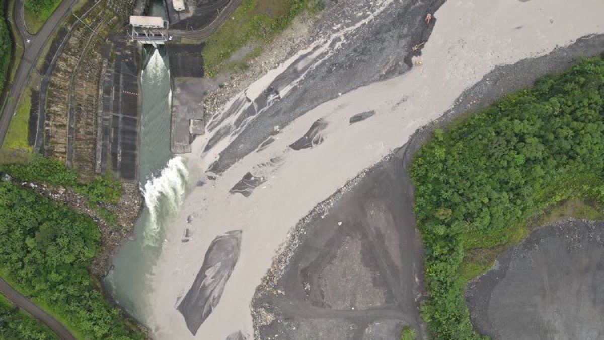 Sedimento. La erosión en la zona acumula materiales en el río Coca.