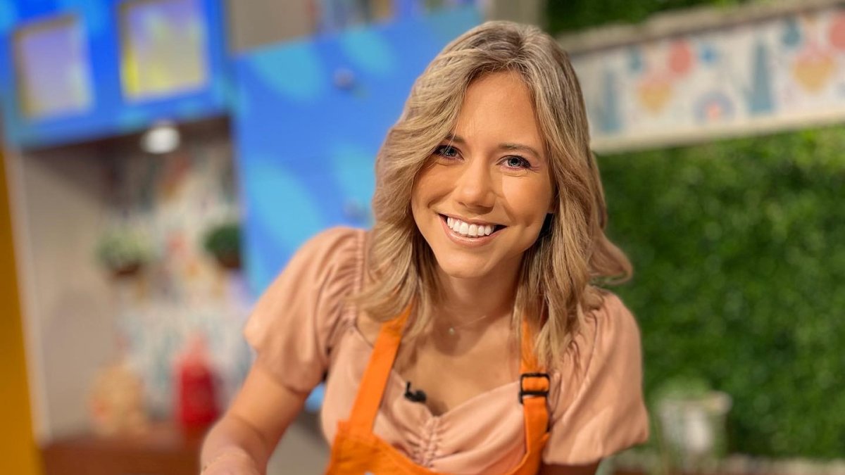 Karime cocinando en el programa 'En contacto'.