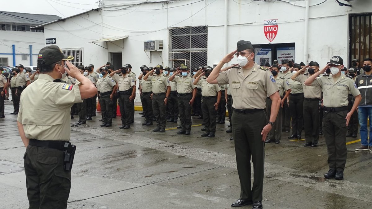 La carrera de los oficiales y miembros de tropa de la Policía Nacional tiene desde ahora la misma duración que la de las FF. AA.
