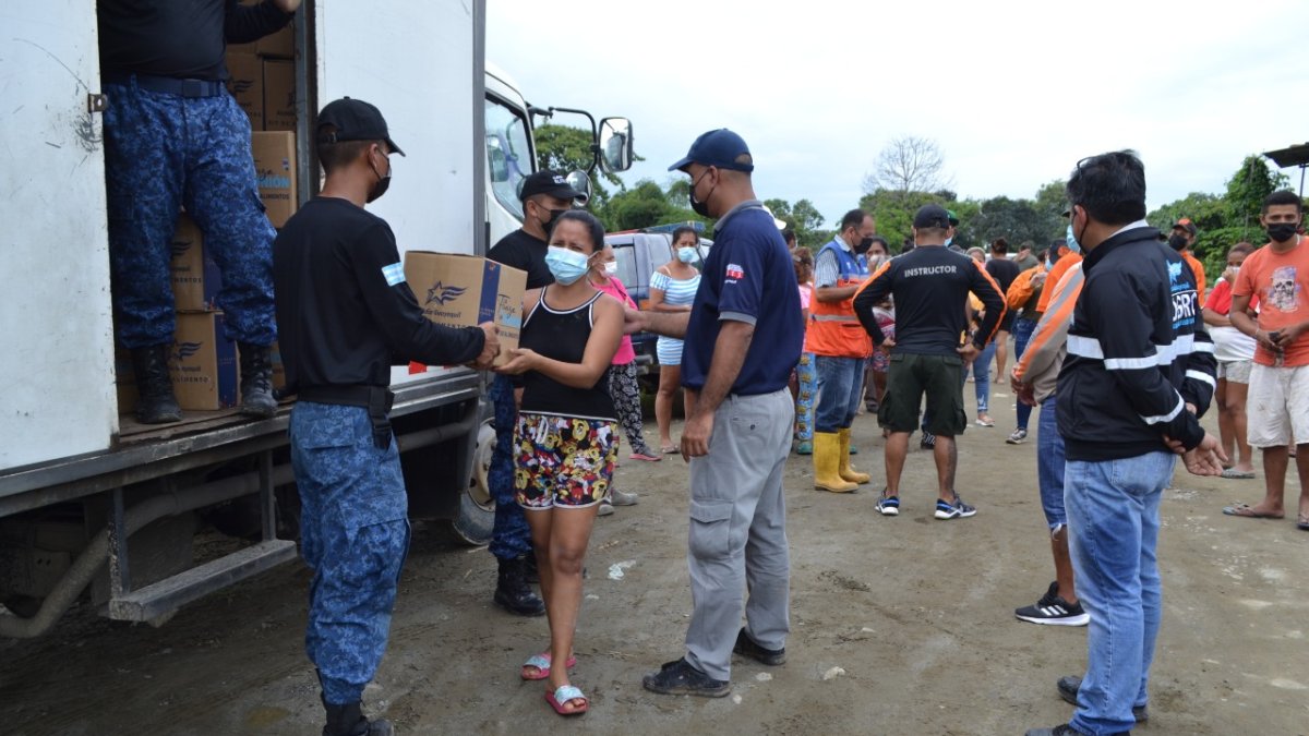 Kits de alimentos se entregaron en Salitre  2.