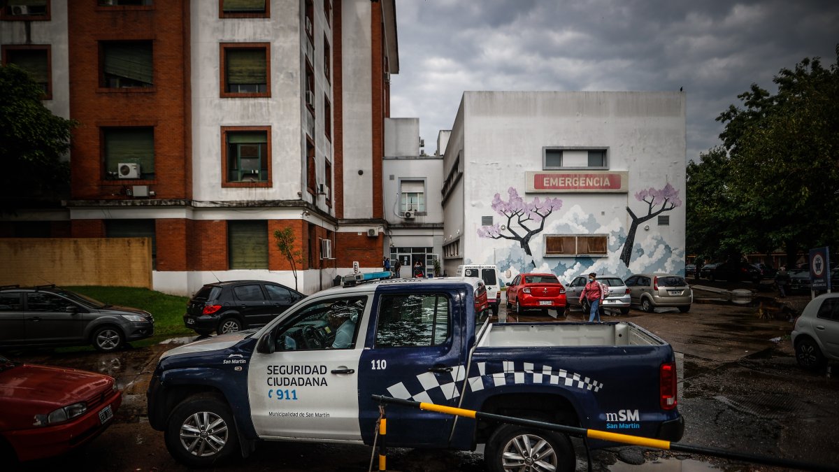 La policía hizo allanamientos y decomisó parte de la droga que es analizada. / Juan Roncorrioni/ EFE