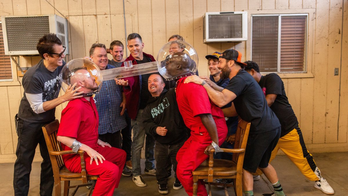 Fotograma cedido por Paramount Pictures donde aparecen de izquierda a derecha Johnny Knoxville, Ehren McGhehey, Preston Lacy, Sean