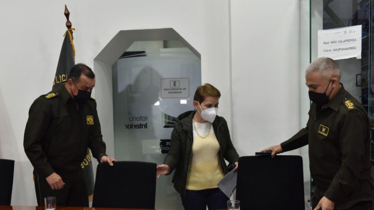 Seguridad. La ministra Alexandra Vela y los comandantes de la Policía informaron de los últimos operativos.