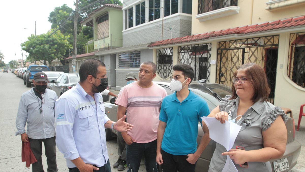 La semana pasada, los habitantes de tres manzanas de La Garzota realizaron una protesta para impedir que se instalen los parquímetros.