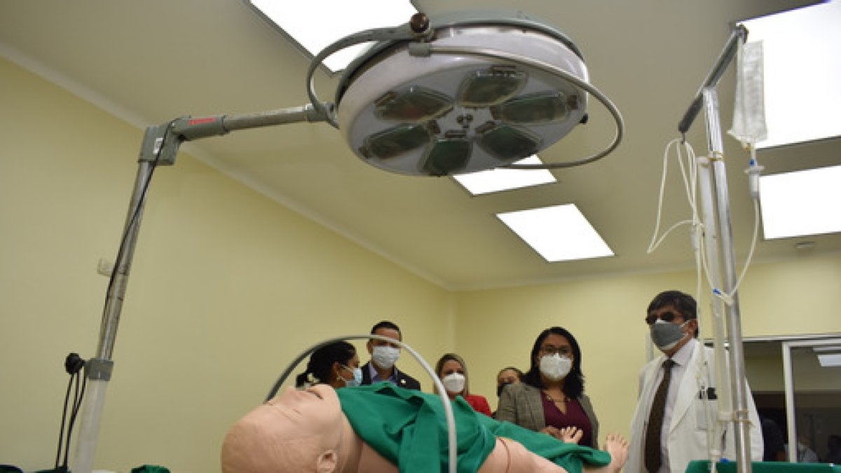 Los laboratorios de la carrera de Obstetricia han sido equipados para el regreso de los estudiantes a sus prácticas.
