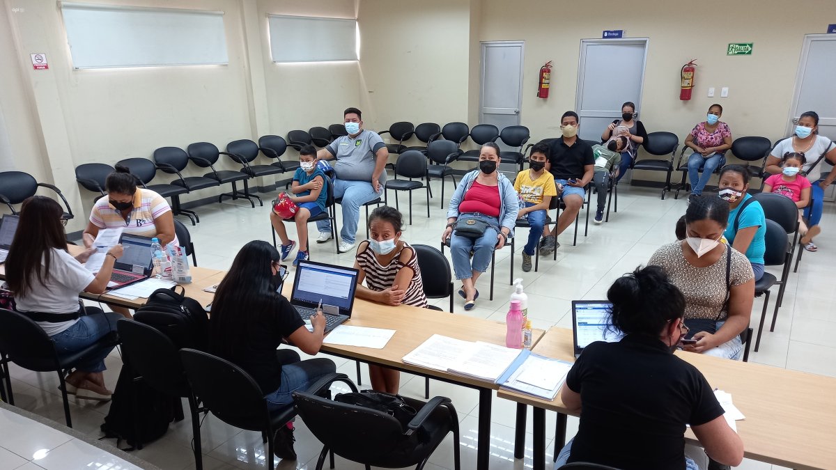 Hay poca asistencia a los centros de vacunación del Ministerio de Salud y del Municipio de Guayaquil, que han aumentado los puntos.