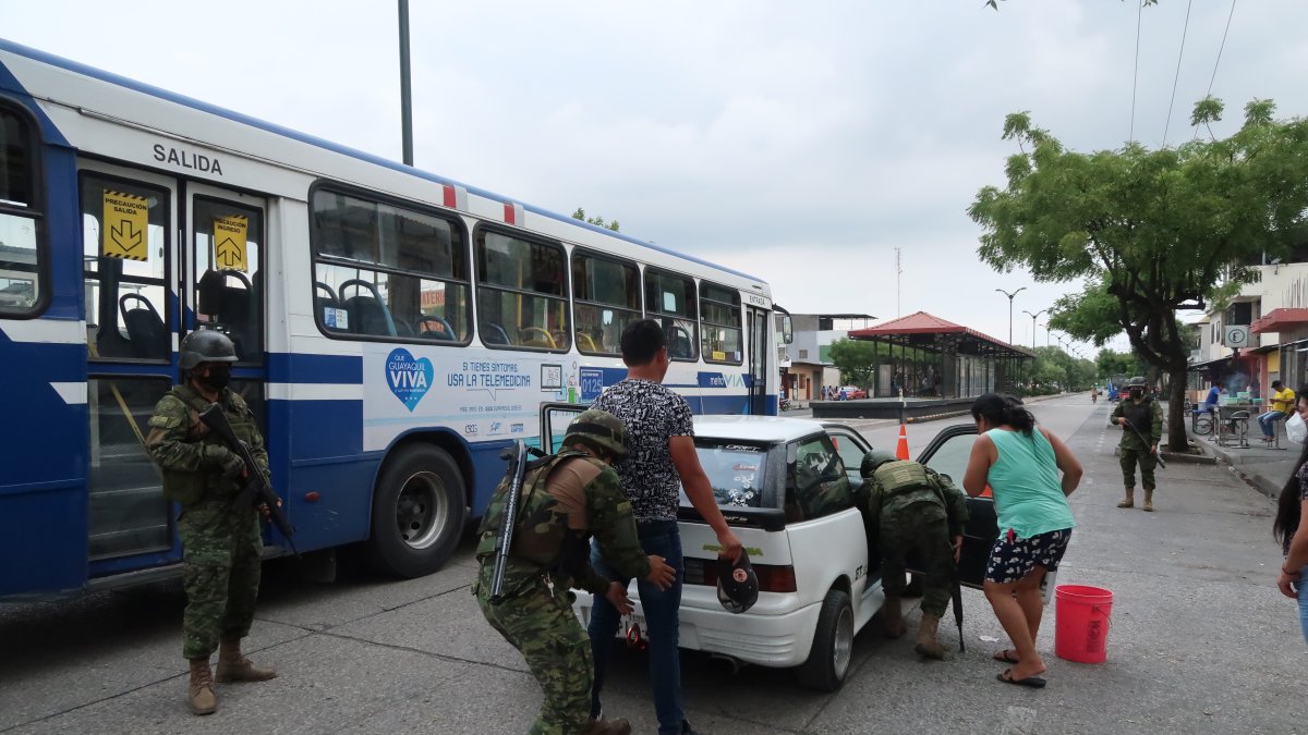 Despliegue de militares en el sur de la ciudad, tras asesinatos.