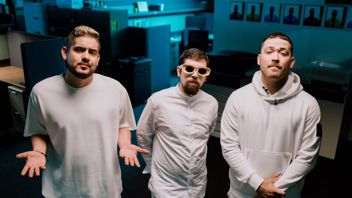 Sus pensamientos humorísticos llegan al público con su música.